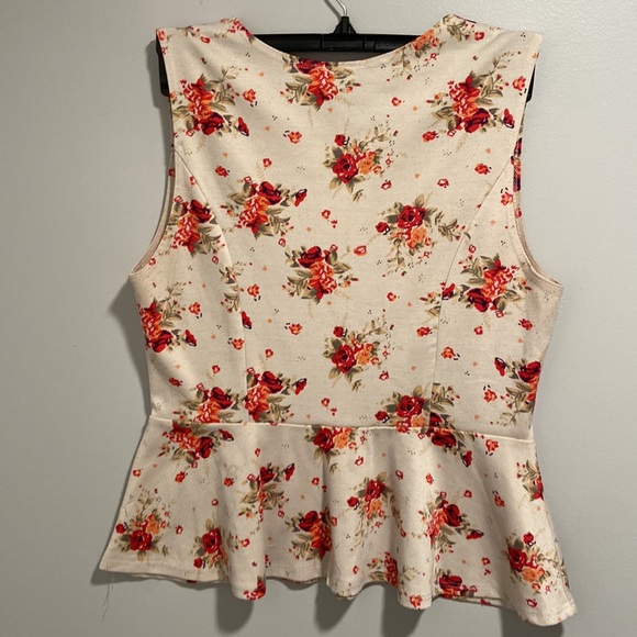 Floral Peplum Top - Picture 4 of 4